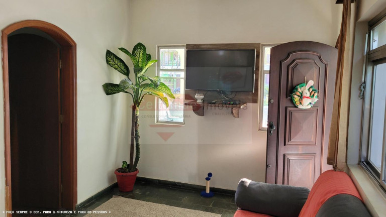 Imagem Casa com 3 Quartos à Venda, 218 m² em Vila Sao Jose - Taubaté