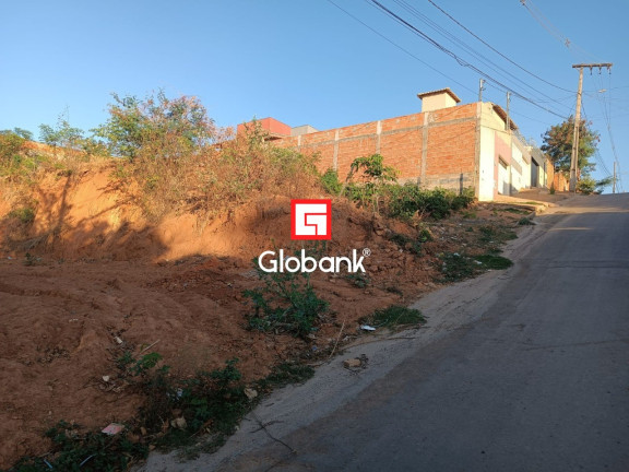 Imagem Terreno à Venda, 180 m² em Santa Rafaela - Montes Claros Imagem Terreno à Venda, 180 m² em Santa Rafaela - Montes Claros