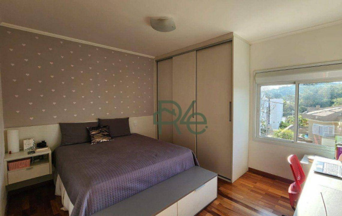 Imagem Casa com 4 Quartos à Venda, 398 m² em Golf Village - Carapicuíba Imagem Casa com 4 Quartos à Venda, 398 m² em Golf Village - Carapicuíba