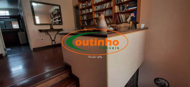 Imagem Casa com 4 Quartos à Venda, 576 m² em Grajaú - Rio De Janeiro Imagem Casa com 4 Quartos à Venda, 576 m² em Grajaú - Rio De Janeiro