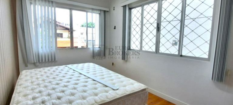 Imagem Casa com 4 Quartos à Venda, 260 m² em Fazenda - Itajaí
