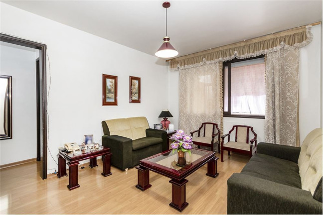 Imagem Imóvel com 3 Quartos à Venda,  em Vila Ipiranga - Porto Alegre