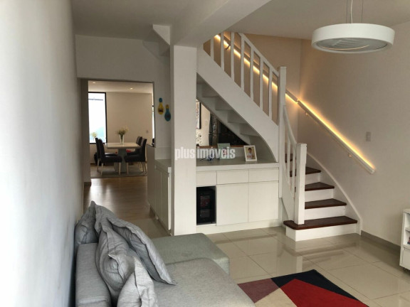 Casa com 3 Quartos à Venda, 135 m² em Mirandópolis - São Paulo