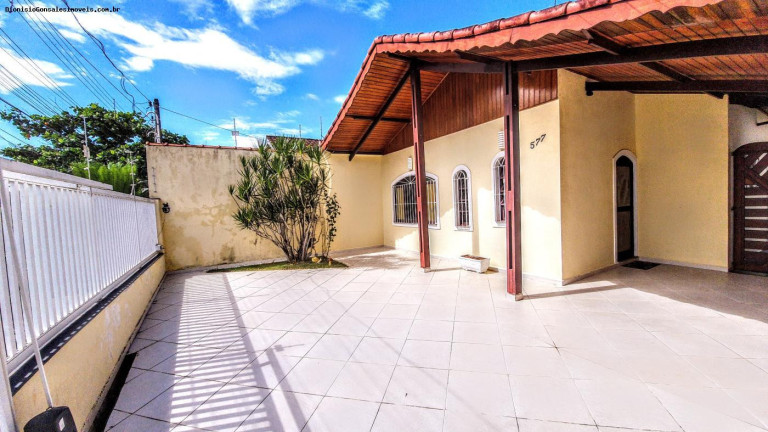 Imagem Casa com 3 Quartos à Venda, 196 m² em Três Marias - Peruíbe Imagem Casa com 3 Quartos à Venda, 196 m² em Três Marias - Peruíbe