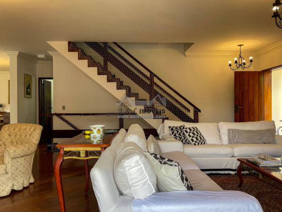 Imagem Casa com 4 Quartos à Venda, 315 m² em Vila Capivari - Campos Do Jordão