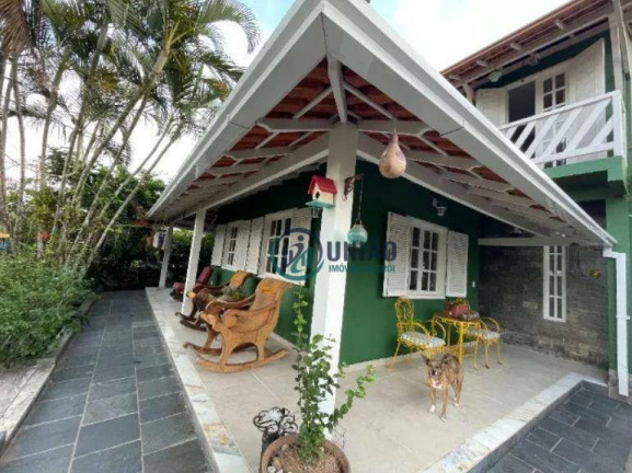 Casa com 6 Quartos à Venda, 280 m² em Sape - Niterói