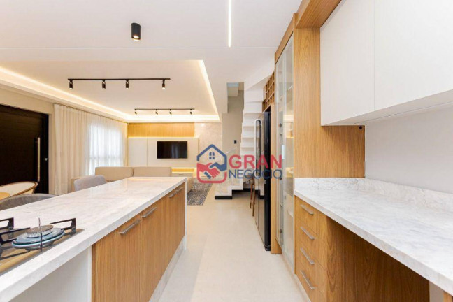 Imagem Sobrado com 3 Quartos à Venda, 191 m² em Santa Felicidade - Curitiba