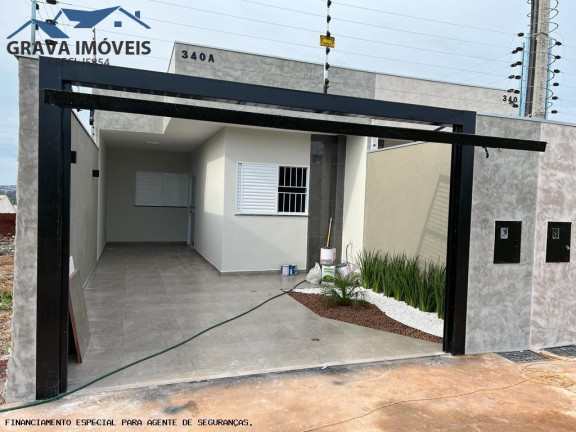 Imagem Casa com 3 Quartos à Venda, 180 m² em Parque São Pedro - Sarandi