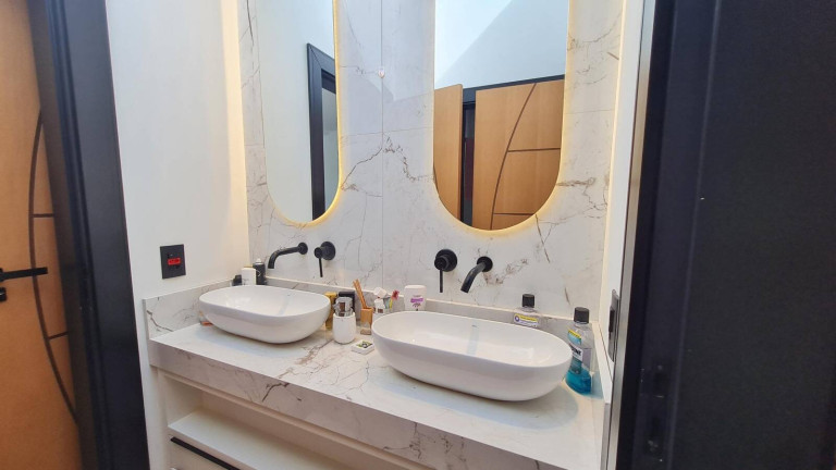 Imagem Casa com 3 Quartos à Venda, 400 m² em Jardim Santa Helena - Bragança Paulista Imagem Casa com 3 Quartos à Venda, 400 m² em Jardim Santa Helena - Bragança Paulista