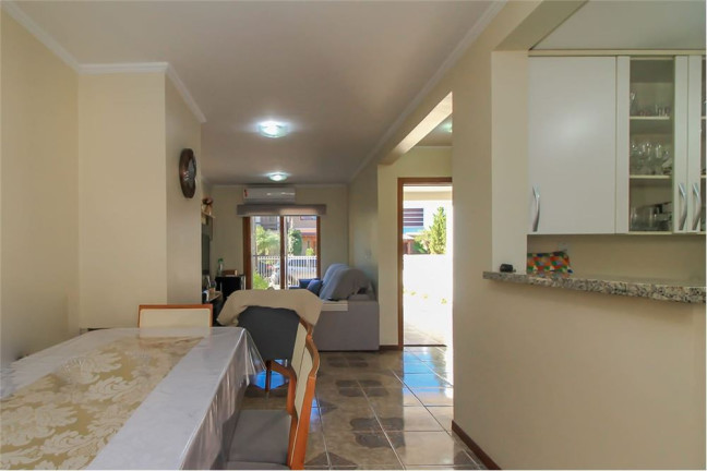 Imagem Casa com 3 Quartos à Venda, em Hípica - Porto Alegre Imagem Casa com 3 Quartos à Venda, em Hípica - Porto Alegre