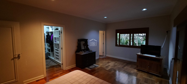 Imagem Casa com 3 Quartos à Venda, 365 m² em Bortolan - Poços De Caldas