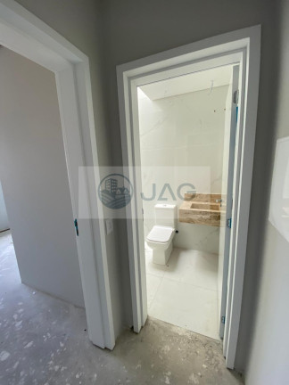 Imagem Imóvel com 3 Quartos à Venda, 145 m² em Uberaba - Curitiba Imagem Imóvel com 3 Quartos à Venda, 145 m² em Uberaba - Curitiba