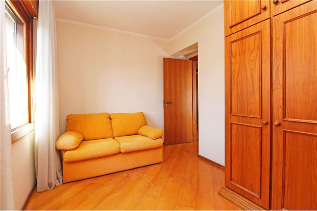 Imagem Imóvel com 3 Quartos à Venda,  em Petrópolis - Porto Alegre
