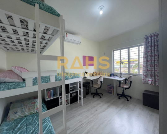 Imagem Casa com 3 Quartos à Venda, 150 m² em São Marcos - Joinville
