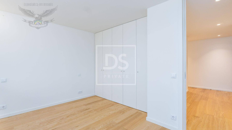 Imagem Apartamento com 2 Quartos à Venda, 107 m² em Porto Imagem Apartamento com 2 Quartos à Venda, 107 m² em Porto