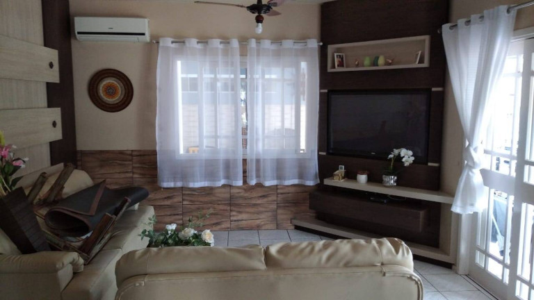 Imagem Casa com 3 Quartos à Venda,  em Pinheiros - Balneário Barra Do Sul