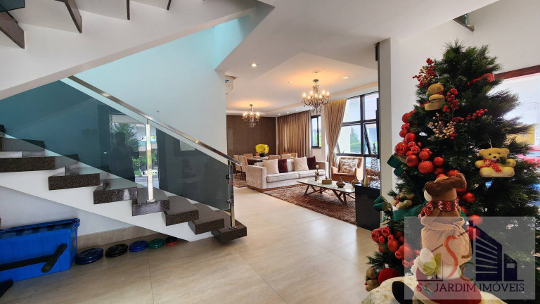 Casa com 5 Quartos à Venda, 234 m² em Flores - Manaus