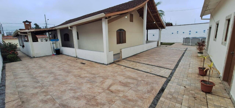 Imagem Casa com 5 Quartos à Venda, 224 m² em Jardim Barra De Jangadas - Peruíbe