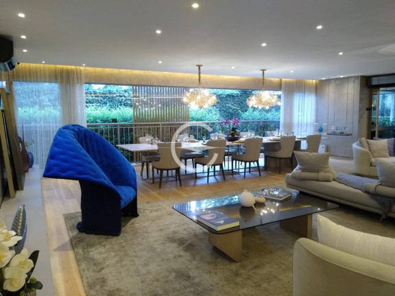 Apartamento com 3 Quartos à Venda, 252 m² em Moema - São Paulo