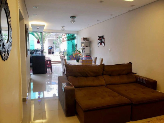 Imagem Casa com 5 Quartos à Venda, 380 m² em Guarulhos Imagem Casa com 5 Quartos à Venda, 380 m² em Guarulhos