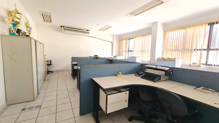 Sala Comercial à Venda, 73 m² em Centro - Santos