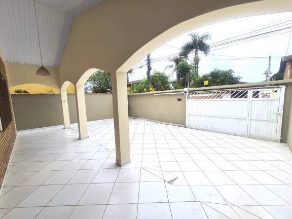Imagem Casa com 3 Quartos à Venda, 330 m² em Centro - Ubatuba