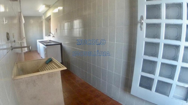 Imagem Casa com 2 Quartos à Venda, 394 m² Imagem Casa com 2 Quartos à Venda, 394 m²