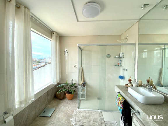 Imagem Casa com 3 Quartos à Venda, 300 m² em Estreito - Florianópolis Imagem Casa com 3 Quartos à Venda, 300 m² em Estreito - Florianópolis