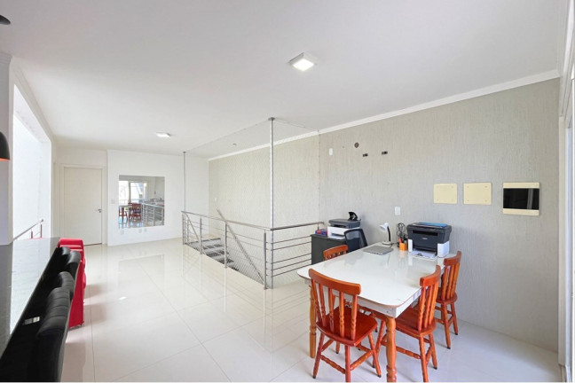 Imagem Casa com 3 Quartos à Venda, 210 m² em Hípica - Porto Alegre Imagem Casa com 3 Quartos à Venda, 210 m² em Hípica - Porto Alegre
