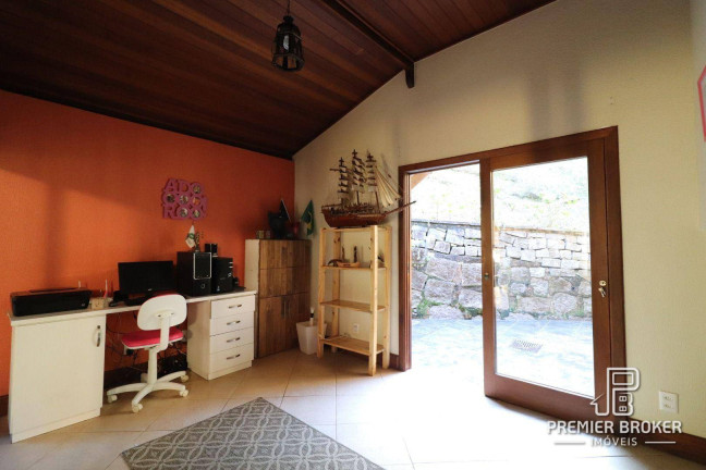 Imagem Casa com 8 Quartos à Venda, 680 m² em Cascata Dos Amores - Teresópolis Imagem Casa com 8 Quartos à Venda, 680 m² em Cascata Dos Amores - Teresópolis
