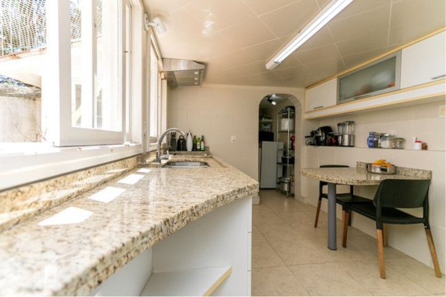 Imagem Casa com 4 Quartos à Venda, 300 m² em Chácara Das Pedras - Porto Alegre