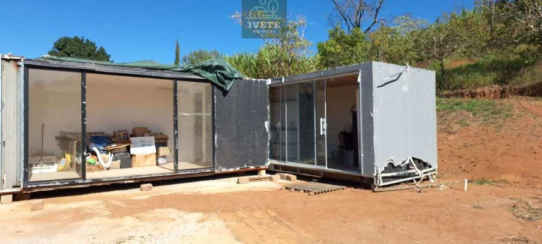 Imagem Casa com 2 Quartos à Venda, 1.800 m² Imagem Casa com 2 Quartos à Venda, 1.800 m²