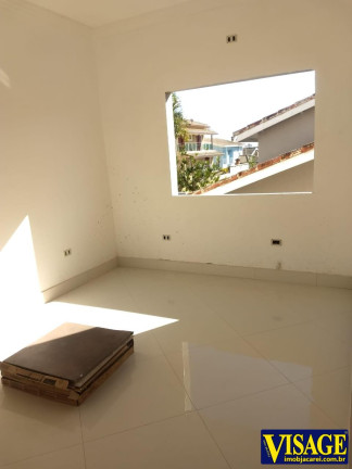 Imagem Casa com 3 Quartos à Venda, 375 m² em Jd. Coleginho - Jacareí Imagem Casa com 3 Quartos à Venda, 375 m² em Jd. Coleginho - Jacareí
