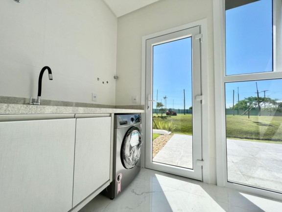 Imagem Casa com 4 Quartos à Venda, 240 m² em -- - Xangri-la Imagem Casa com 4 Quartos à Venda, 240 m² em -- - Xangri-la