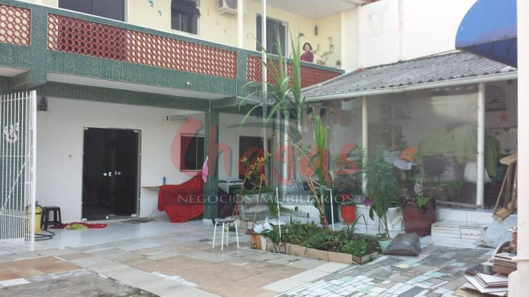 Imagem Sobrado com 5 Quartos à Venda, 340 m² em Centro - Caraguatatuba Imagem Sobrado com 5 Quartos à Venda, 340 m² em Centro - Caraguatatuba