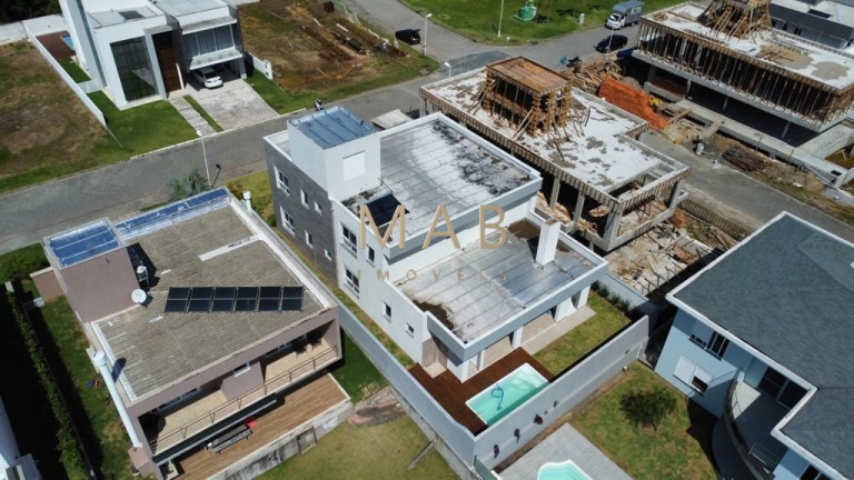 Imagem Casa com 4 Quartos à Venda, 606 m² em Ingleses - Florianópolis Imagem Casa com 4 Quartos à Venda, 606 m² em Ingleses - Florianópolis