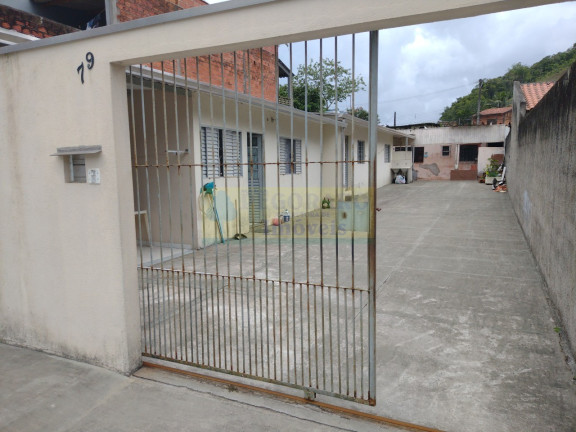 Sobrado com 2 Quartos à Venda,  em Jardim Casa Branca - Caraguatatuba