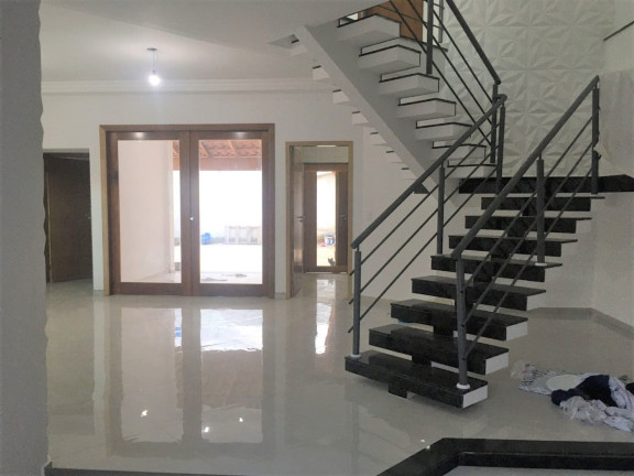 Sobrado com 3 Quartos à Venda, 240 m² em Residencial Alvorada - Potim