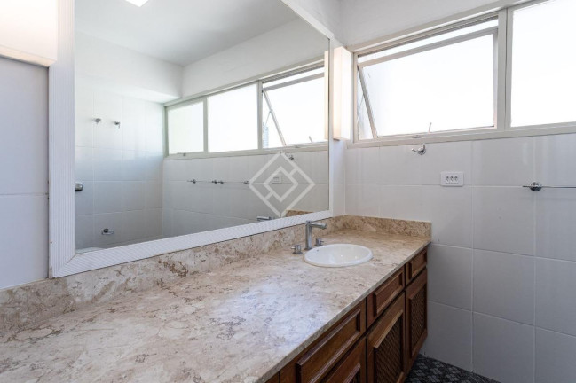 Imagem Apartamento com 3 Quartos à Venda, 121 m² em Itaim Bibi - São Paulo