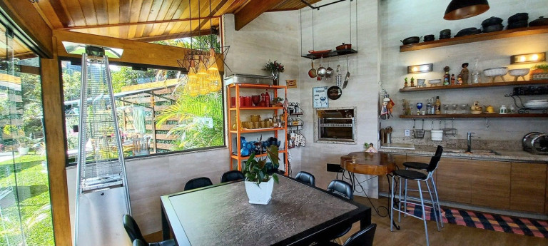 Imagem Casa com 4 Quartos à Venda, 550 m² em Golfe - Teresópolis Imagem Casa com 4 Quartos à Venda, 550 m² em Golfe - Teresópolis