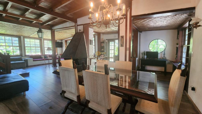 Imagem Casa com 8 Quartos à Venda, 1.700 m² em Albuquerque - Teresópolis