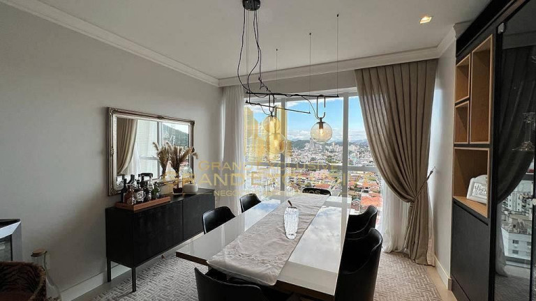 Imagem Apartamento com 3 Quartos à Venda, 140 m² em Centro - Balneário Camboriú