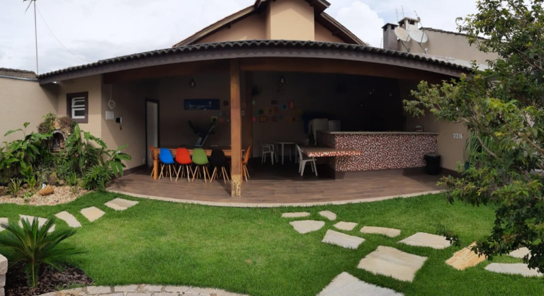 Imagem Casa com 2 Quartos à Venda, 3.900 m² em Vila Gardenia - Atibaia