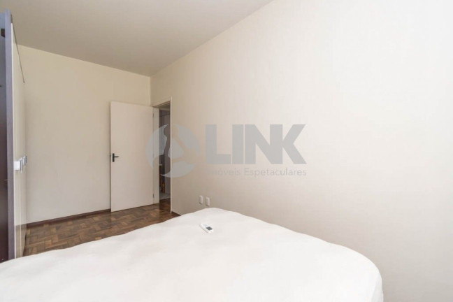 Imagem Apartamento com 2 Quartos à Venda, 70 m² em Moinhos De Vento - Porto Alegre