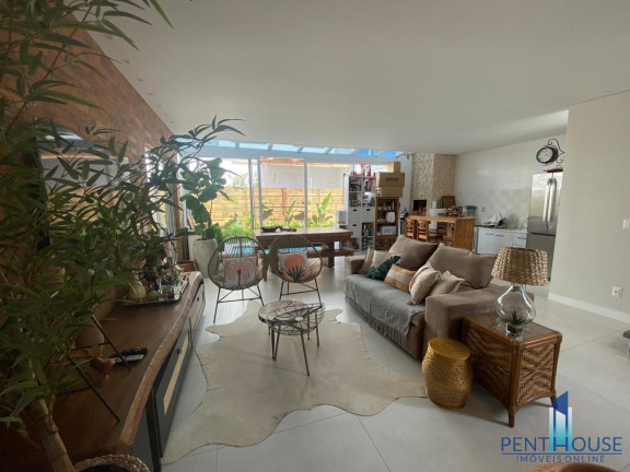 Imagem Casa com 3 Quartos à Venda, 129 m² em São Judas Tadeu - Balneário Camboriú Imagem Casa com 3 Quartos à Venda, 129 m² em São Judas Tadeu - Balneário Camboriú