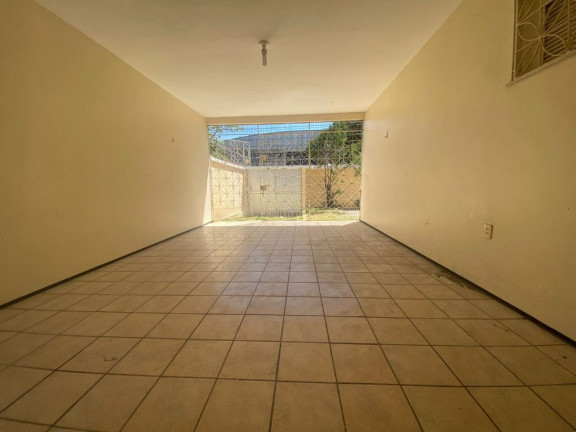 Imagem Casa com 3 Quartos à Venda, 260 m² em Montese - Fortaleza