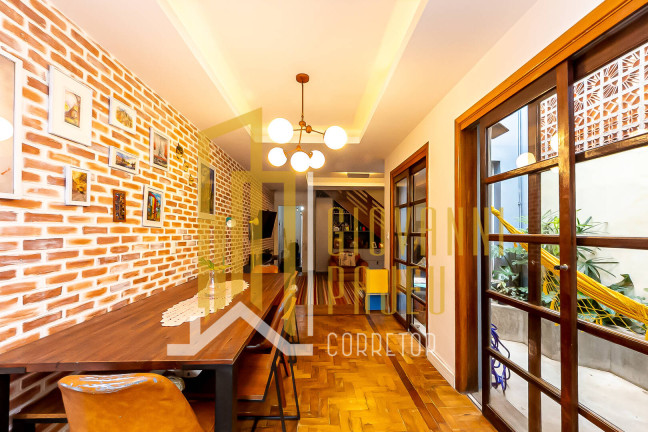 Imagem Casa com 3 Quartos à Venda ou Locação, 280 m² em Pinheiros - São Paulo Imagem Casa com 3 Quartos à Venda ou Locação, 280 m² em Pinheiros - São Paulo