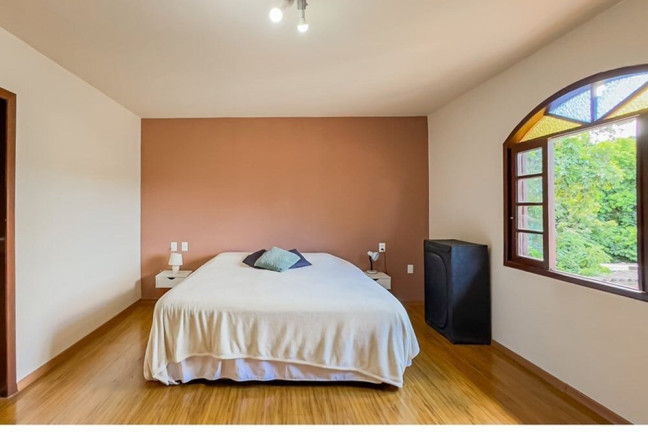 Imagem Casa com 5 Quartos à Venda, 208 m² em Parque Dos Maias - Porto Alegre