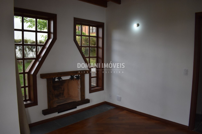 Imagem Casa com 4 Quartos à Venda, 190 m² em Região Do Alto Do Capivari - Campos Do Jordão
