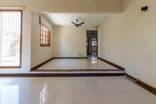 Casa com 3 Quartos à Venda, 405 m² em Itaipu - Niterói
